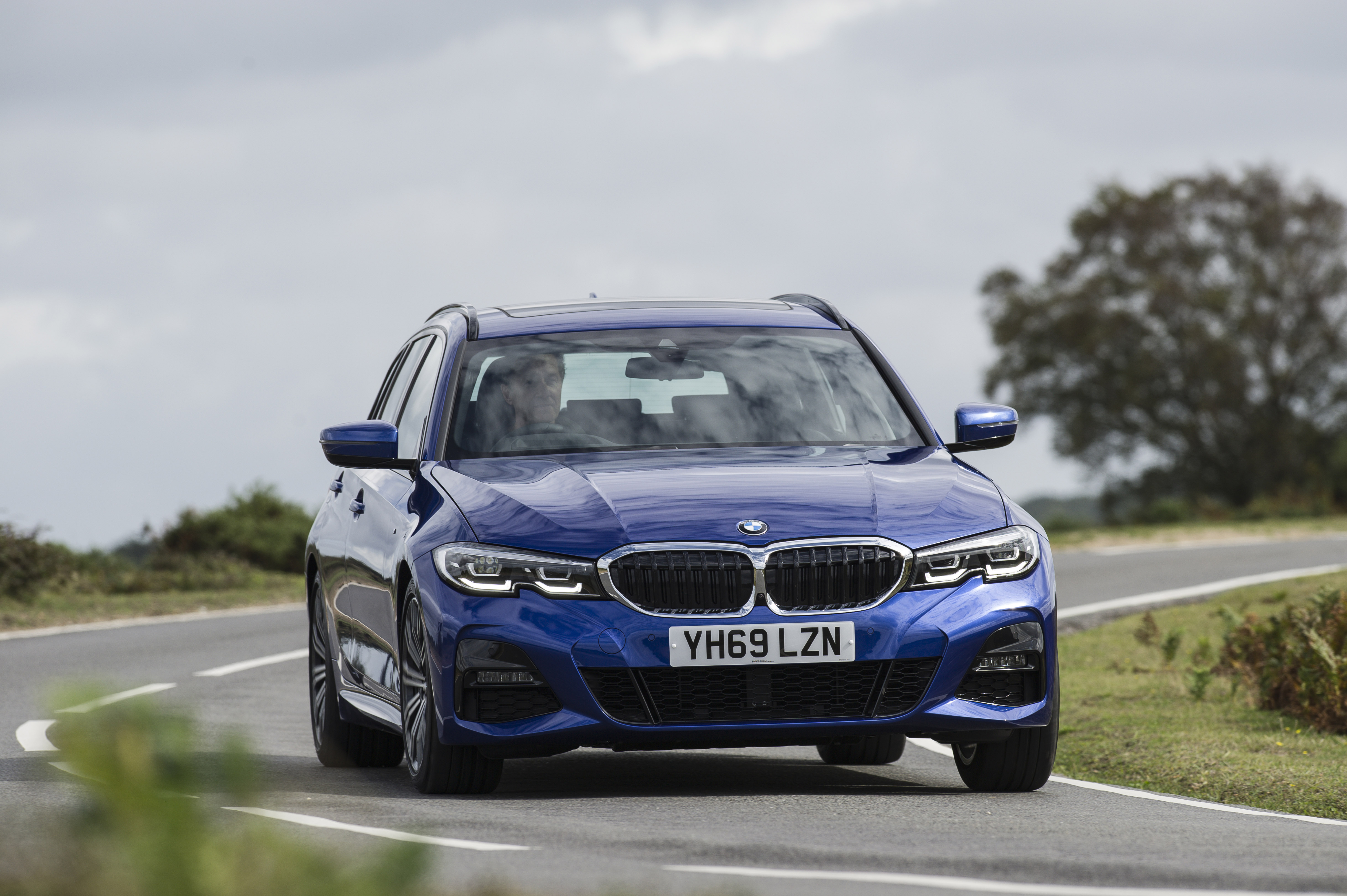 BMW_3_Series_Touring_320d_xDrive (2).jpg
